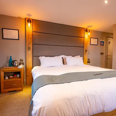 Han/Misafirhane The Tan Hill Keld