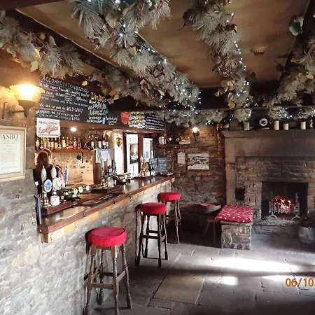 Han/Misafirhane The Tan Hill Keld