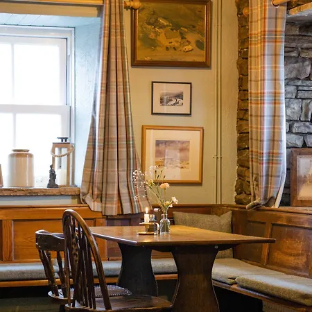 Han/Misafirhane The Tan Hill